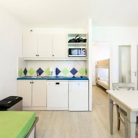 Bel appartement à Saint-Raphaël avec vue piscine Exterior foto